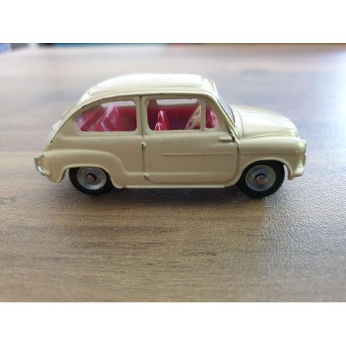 Vhicule Dinky Toys, Fiat 600 Ref 520