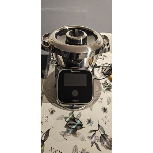 Moulinex Companion Touch Pro connect avec tout ces accessoires  Garantie jusqu' Dcembre 2025 Trs peu servi comme neuf Prix d achat 1400 Euros  Vendu/ 850 Euros