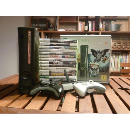 Vends Xbox 360 120 Go  Avec 2 Manettes, Wireless (Adaptateur Wifi) Et 18 Jeux :