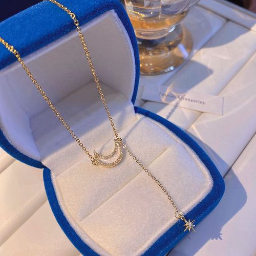 Version Corenne Du Collier En Acier Au Titane De Style Ins Filles Haut De Gamme Sens All-Match Pendentif Chane De Clavicule De Perle De Niche Avec Accessoires-X772 Collier toile Et Lune En Or