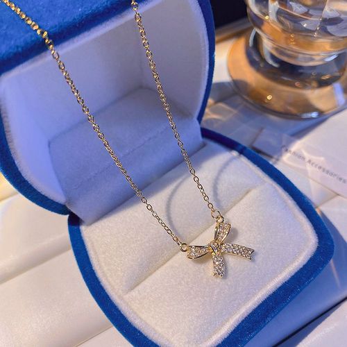 Version Corenne Du Collier En Acier Au Titane De Style Ins Filles Haut De Gamme Sens Polyvalent Pendentif Chane De La Clavicule De Perles Minoritaires Avec Accessoires-X730 Collier Papillon En Or