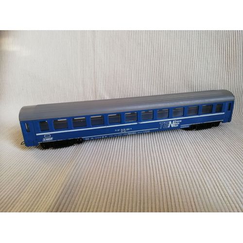 Wagon Voyageur N 10 Ho 1/87 ( Made In France )