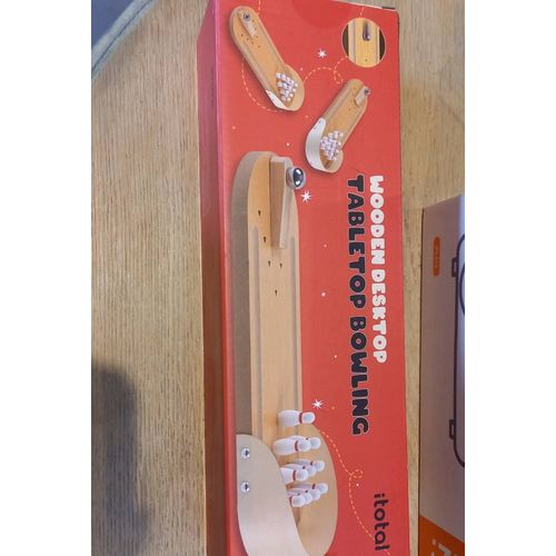 Wooden desktop Tabletop bowling