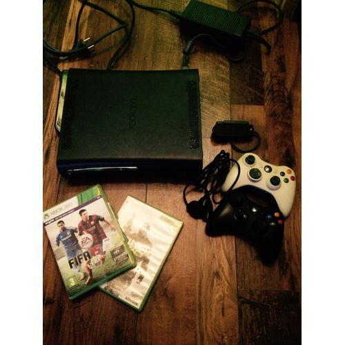 Xbox 360 120go + 2 Manettes + Adaptateur Wifi + Jeux ( Fifa 15, Cod Mw3, Minecraft...)