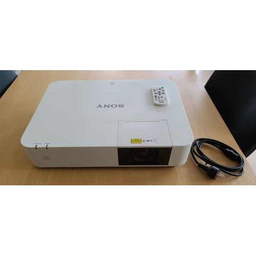 Vidéoprojecteur SONY VPL-PHZ 10 en super état.