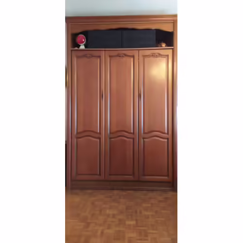 Meuble Lit Très Bon État En Merisier Avec Matelas Pirelli A Venir Démonter Et Chercher A Domicile.