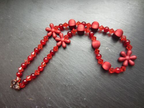 Collier Rouge Avec Perles Polaris