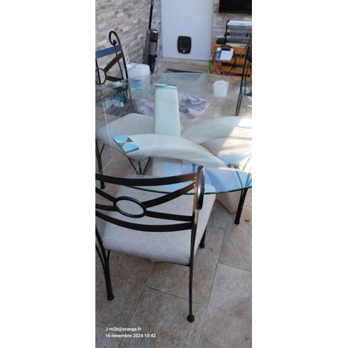 Table En Verre + 3 Chaises
