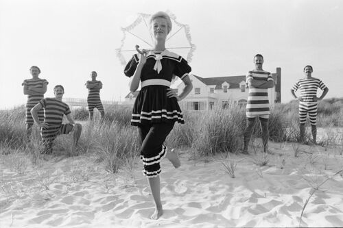 Photo Argentique Papier Baryté Noir Et Blanc Ilford 310g , Pinup Femme Mode , 40x60cm Tirage Récent D'après Négatif Original