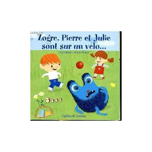 Zogre, Pierre Et Julie Sont Sur Un Vélo