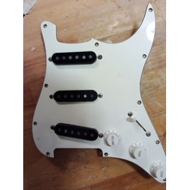Plaque De Guitare Statocaster Fender Équipée De 2 Micro Yjm (Yngwie Malmteen) Et Un Micro Fender