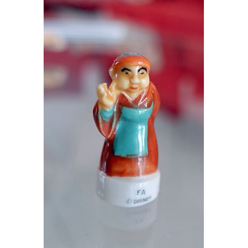 Fève Disney. Personnage Fa Du Film Mulan. Année 1999.