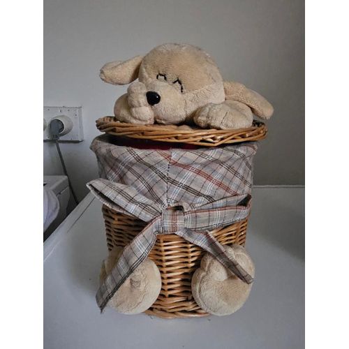 Petit panier tressé en osier rond avec couvercle décoration chien Hauteur 27 cm Diamètre 16 cm.