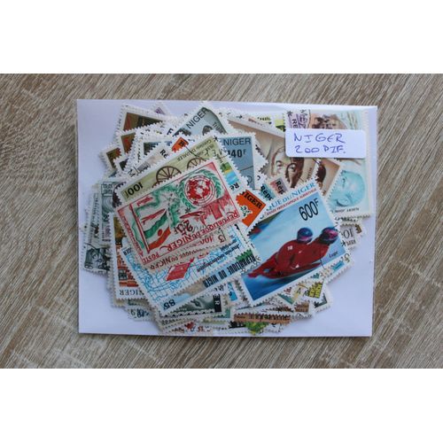 Niger 200 Timbres Différents