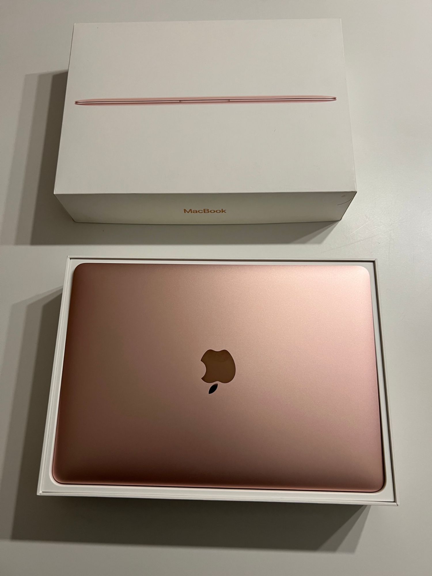 MacBook ゴールド 8GB / 500GB / Intel Core M MacBook ゴールド 8GB / 500GB / Intel Core M MacBook ゴールド