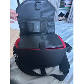 Canon EOS 2000D reflex 24.1 mpix + Objectif EF S 18-55 IS II + Objectif EF 75-300 f/4-5,6 III