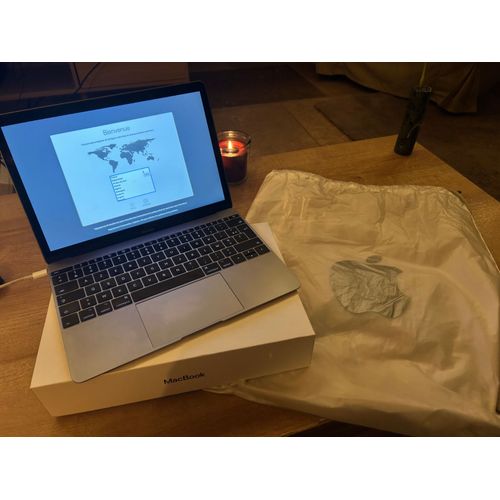 Apple MacBook Retina 2017 - 12" Intel Core M3 - Ram 8 Go - DD 256 Go - Argent