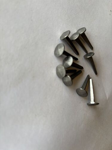 Lot De 10 Anciens Clous