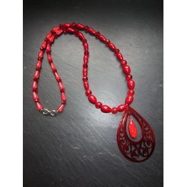 Sautoir Rouge Avec Pendentif