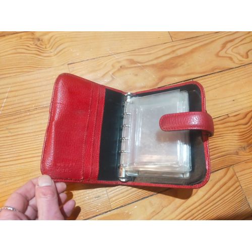 Porte-cartes à couverture en cuir rouge