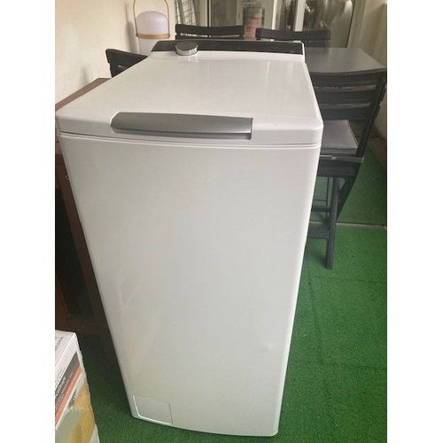 Lave linge thomson de 2023. 8 kilos, ouverture par le haut, couleur blanche. Très bon état.