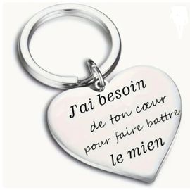Porte Clé En Forme De Coeur ' J'ai Besoin De Ton Coeur Pour Faire Battre Le Mien'. Couleur Argentée. Livré Dans Un Élégant Sachet Blanc En Organza.