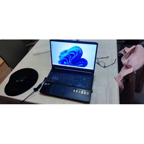 Acer Predator Helios 300 - 15" Intel Core i5 - Ram 16 Go - SSD 500 Go