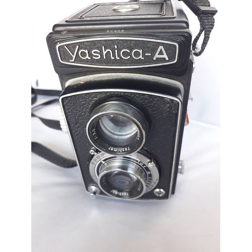 YASHICA-A 6X6 cm 1957 lens YASHIMAR 80 mm 3.5