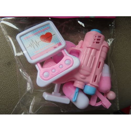 Set Infirmière Avec Pistolet Lance Médicament Couleur Rose