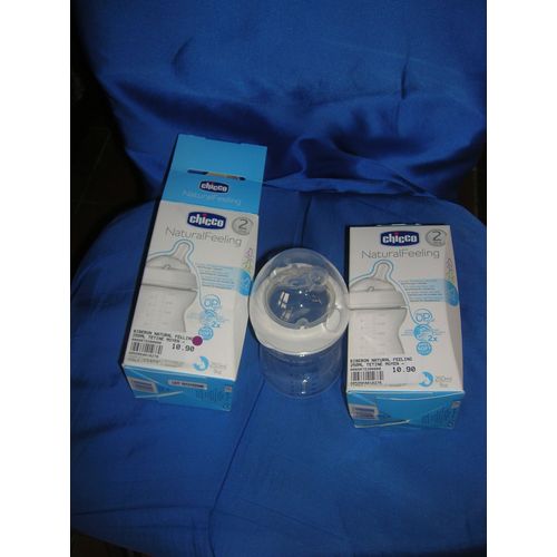 Lot De 2 Biberons Natural Feeling 250ml 2m+ Chicco.