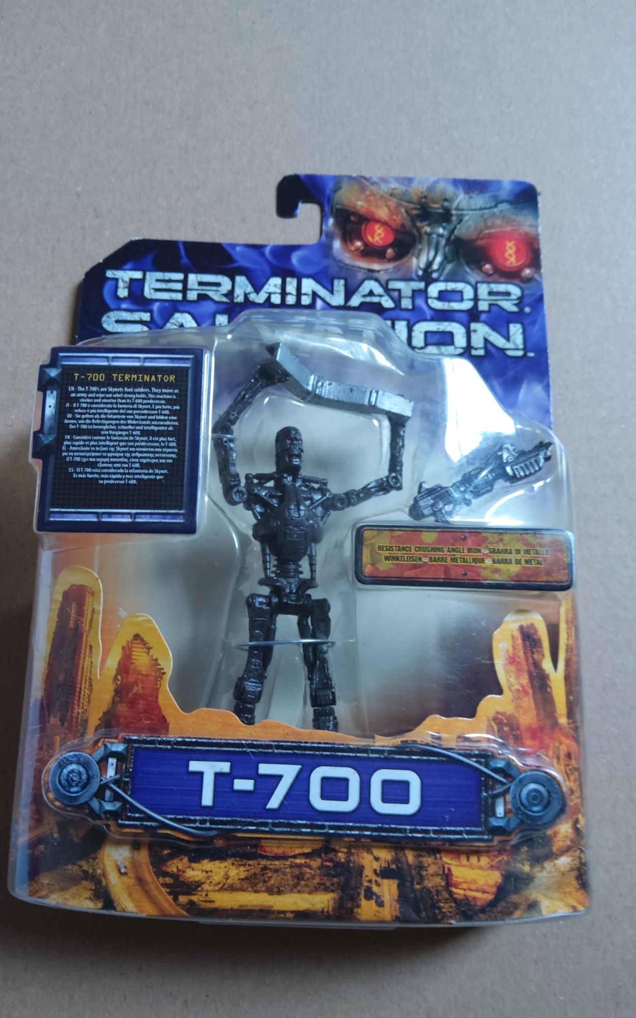 Une comparaison entre deux puissants guerriers de Fenris ! D'un côté, un  classique 5ème Édition Space Wolves Terminator, et de l'autre, un Terminator  10ème Édition que j'ai converti et personnalisé avec de, image size:1250x2000