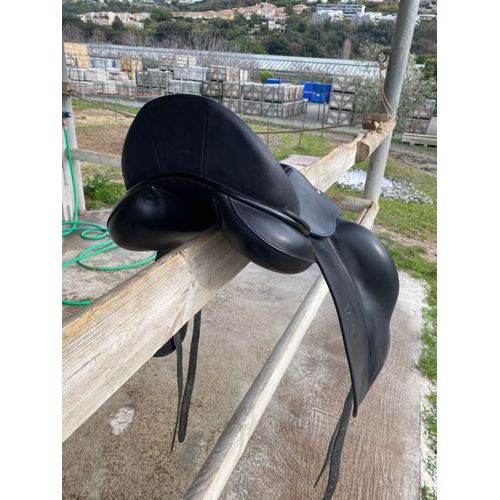 Selle Dressage