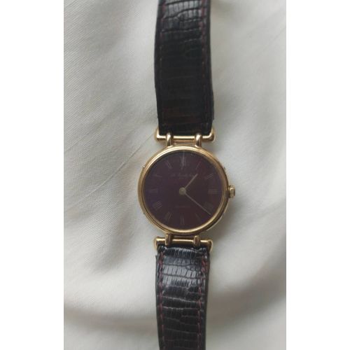 Vends Montre Michèl Herbelin, Pour Femme Cadran Chiffres Romain, Plaque Or, Fond Bordeaux, Et Bracelet Bordeau Sagement, Numérisée Au Bos Du Boitief