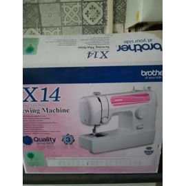 Machine a coudre avec pédales compris