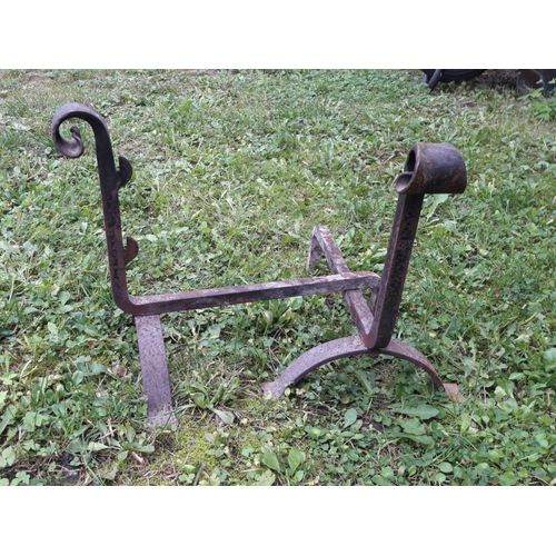 Rare ensemble chenets landiers et grille de cuisson