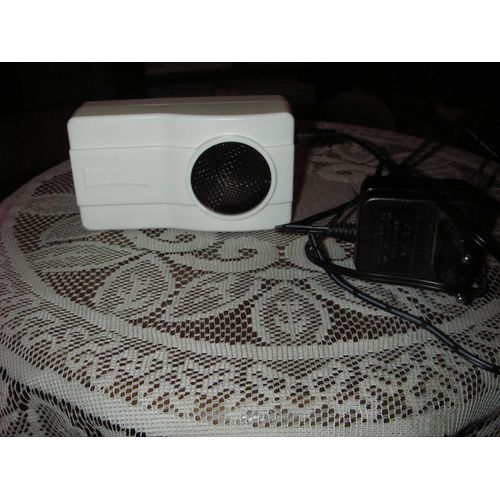 Repousseur Ultrasons Contre Rats Et Souris Secteur Et Pile Lucifer 65 Efficace Sur 150 M². Ne Traverse Pas Les Murs. Il Se Branche Sur Une Prise Standard 220 V Ou Utilise Une Pile 9v 6lr61