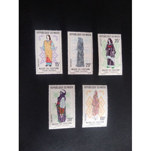 Timbre Niger Y T 128 A 132 Série: Musée Du Costume 1963 ( 160109 )