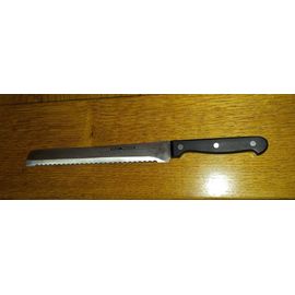 Couteau À Pain De Qualité Supérieure - Solingen Avec Lame Dentelée Est Forgé En Acier Spécial Inoxydable, Fabriqué En Allemagne, Longueur Totale 32,5 Cm ,Surface  Coupe Dentelée  21 Cm. - Brot Messer
