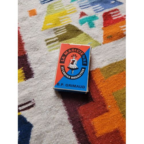 Jeu De 32 Cartes Biseautées Pour Tours De Magie Avec La Notice. Editions : B. P. Grimaud. La Magicienne