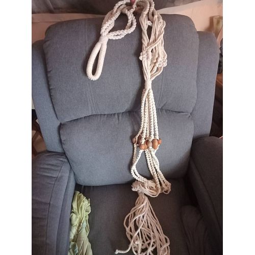 Suspension pour plante vintage en macramé.