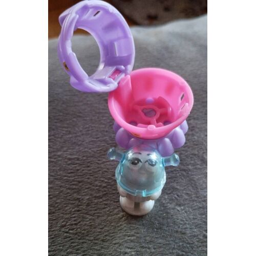 Kinder Surprise. Extra Terrestre Avec Son Vaisseau