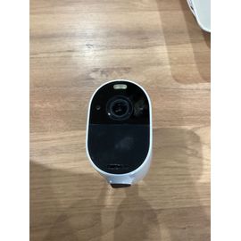 Caméra Arlo Essential Spotlight 1080p blanche