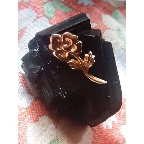 Pins Fleur Doré
