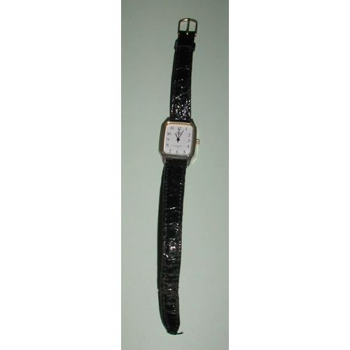 Montre Femme Dorée Q&q Quartz Water Resist Avec Bracelet Noir