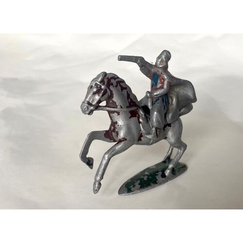 Soldats De Plomb, Soldat Arabe Tirant Au Fusil Sur Son Cheval Cabré, Figurines En Métal, Jouets Anciens.