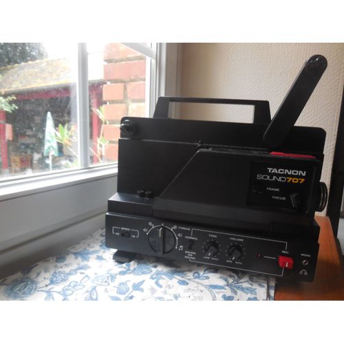Tacnon 808 sound - projecteur Super 8 sonore
