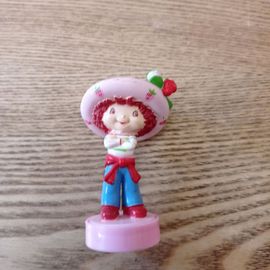 Figurine Charlotte Aux Fraises Sur Socle N°3