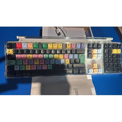 Clavier apple Macintosh pro keyboard 2002.Édition exceptionnelle encore utilisable en azerty classique
