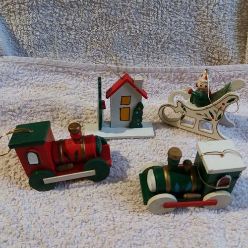 Figurines Festives À Accrocher