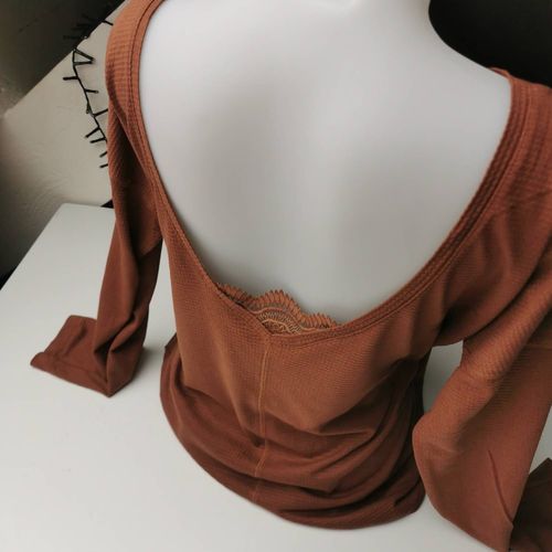 T-Shirt Marron Clair De Chez Bonobo - Taille L - Manches Longues ¿ Dos Décolleté Avec Broderie Élégante